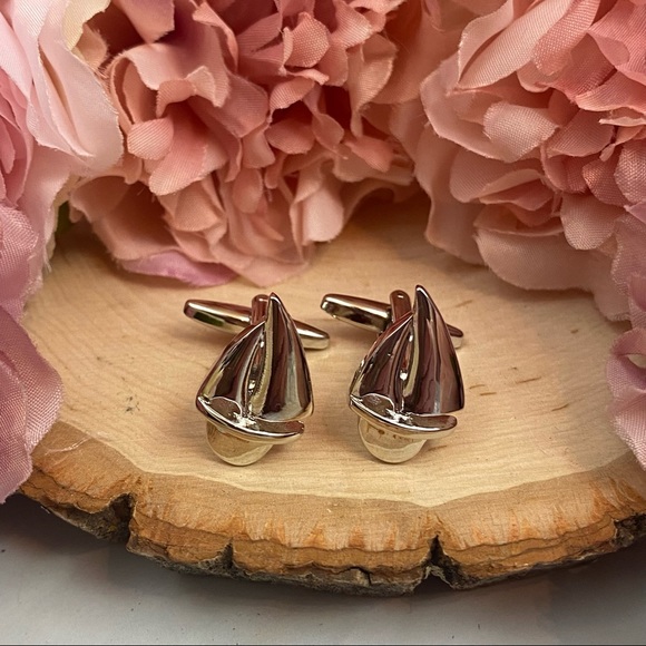 Elegant Silver Sailboat Cufflinks - Picture 5 of 15